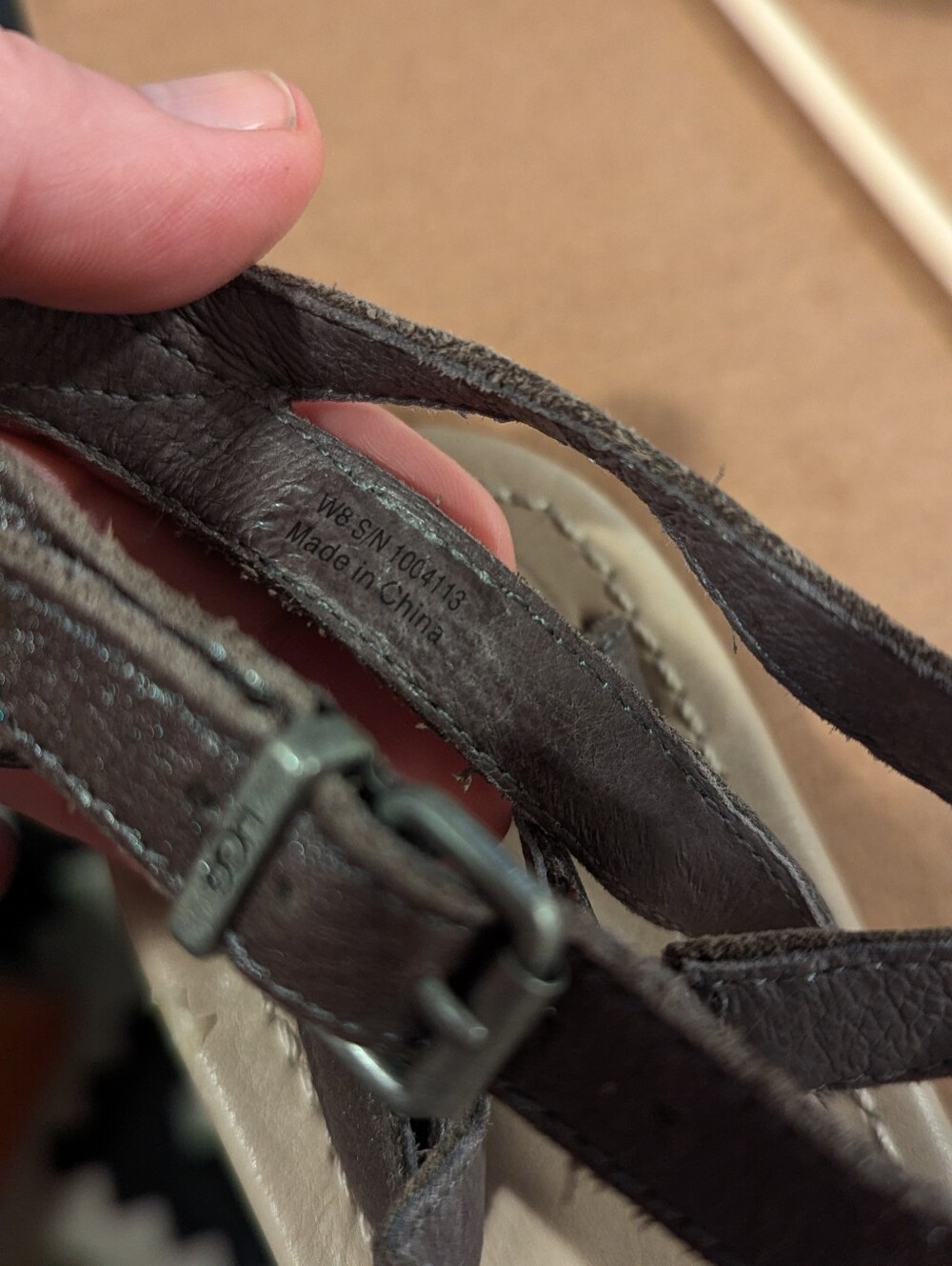 UGG NWOT Kennaria  Charcoal Sandal Gray T Strap Leather  Size 8 Braided Thong - Picture 6 of 9